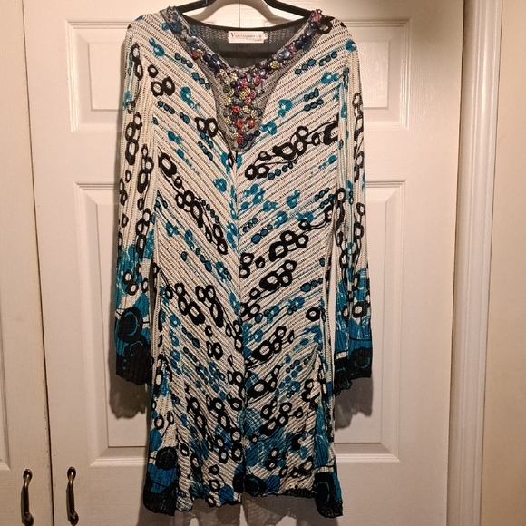 Vince Camuto Dresses & Skirts - Vince Camuto Beaded Patterned Dress